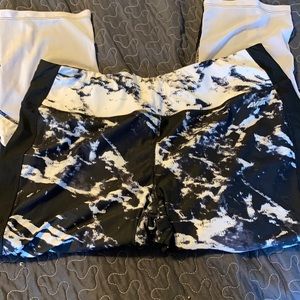 Cropped athletic leggings